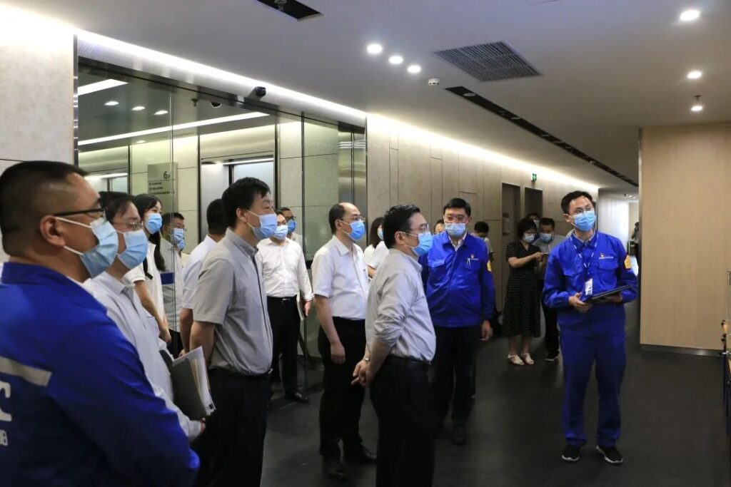 上海市人大常委会主任蒋卓庆一行到访中船动力（集团）有限公司